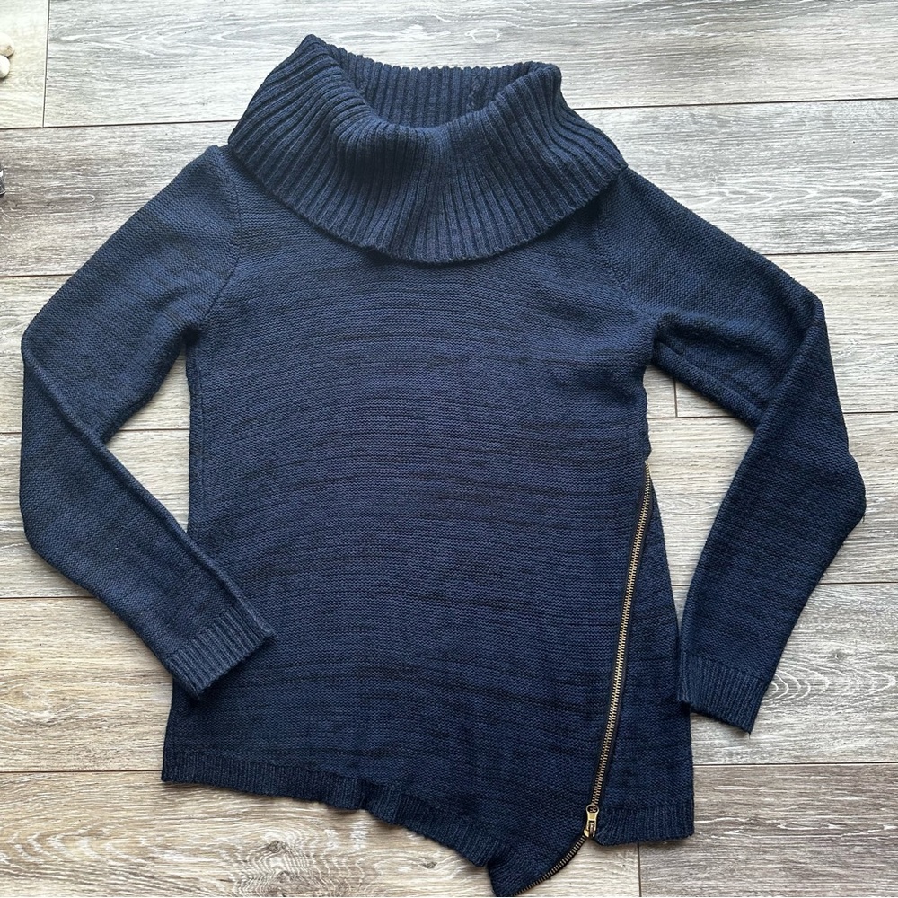 Emily‎ Rose Navy Cowlneck Sweater w/ Asymmetrical Hem size S
